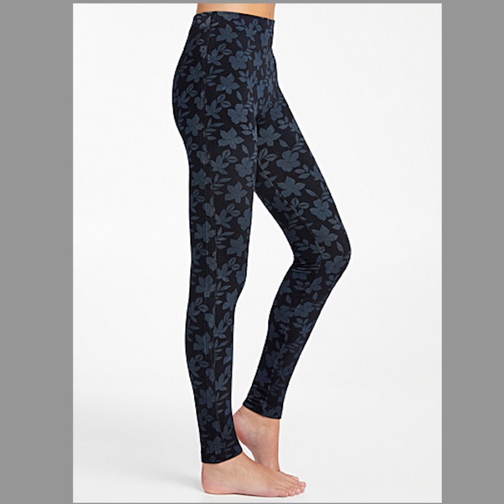 Black and blue floral tapestry leggings NWT